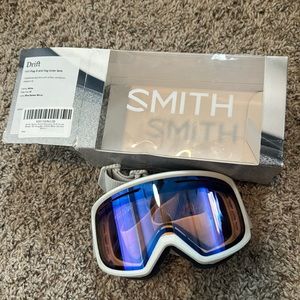 Smith women’s ski goggles